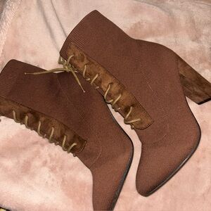 Preloved CUCCOO Basic Knit Detail Point Toe Lace-up Brown Chunky Sock Boots